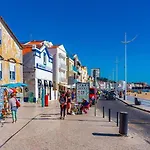 Sunset Terrace - Beachfront With Private Parking Daire