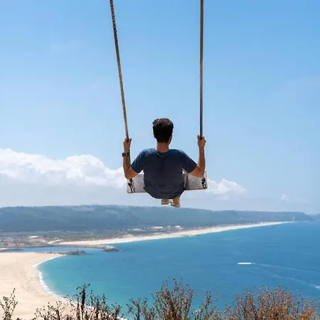 Sunset Terrace - Beachfront With Private Parking Назаре