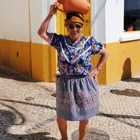 Sunset Terrace - Beachfront With Private Parking *