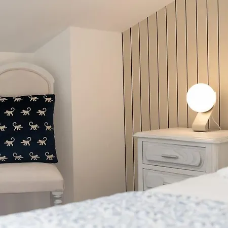 Апартаменты Sunset Terrace - Beachfront With Private Parking Назаре