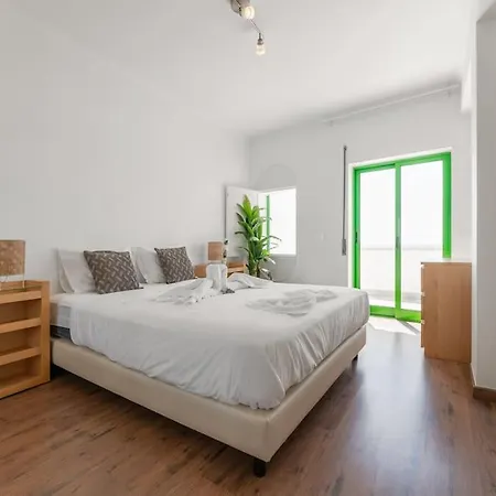 Apartament Sunset Terrace - Beachfront With Private Parking *