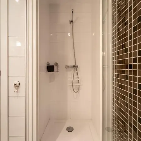 Sunset Terrace - Beachfront With Private Parking Апартаменты