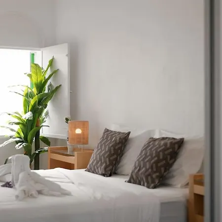 Апартаменты Sunset Terrace - Beachfront With Private Parking Назаре