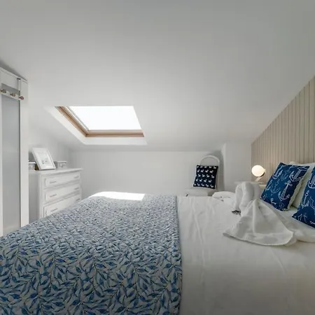 Sunset Terrace - Beachfront With Private Parking Назаре