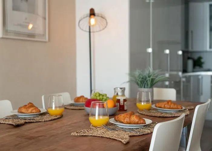 Sunset Terrace - Beachfront With Private Parking Daire *